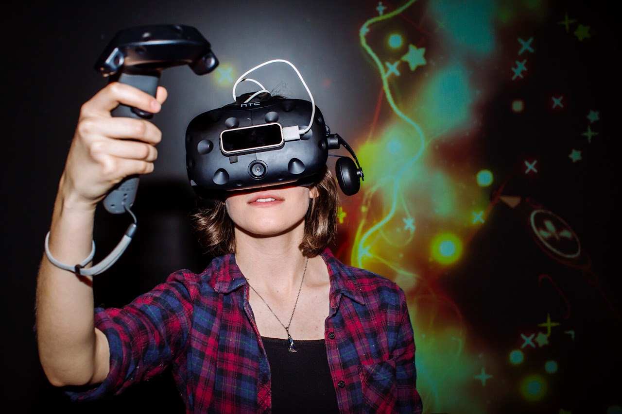 Student using VR technology